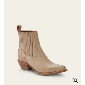 Frye Sacha Chelsea ankle boots size 6